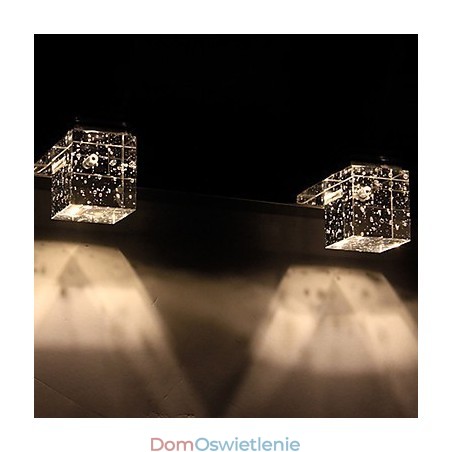 Nowoczesna lampa ścienna z kloszem szklanym w kształcie sześcianu i lustrzanym przodem Nowoczesna lampa ścienna z kloszem szklanym w kształcie sześcianu i lustrzanym przodem