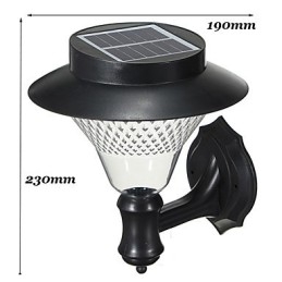 Zewnętrzna lampa słoneczna do montażu na ścianie w białej willi, na dziedzińcu, na drzwiach, do ogrodu