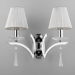 Elegancka lampa ścienna z 2 światłami, zdobiona kryształowymi kroplami