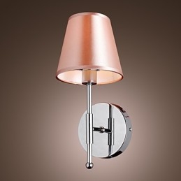 Prosta lampa ścienna o ciepłym świetle