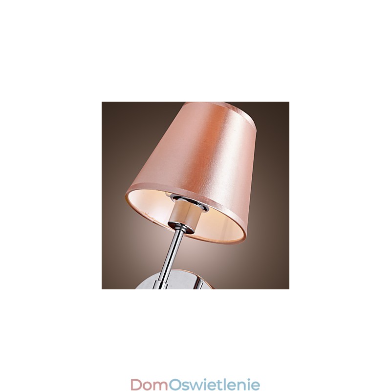 Prosta lampa ścienna o ciepłym świetle