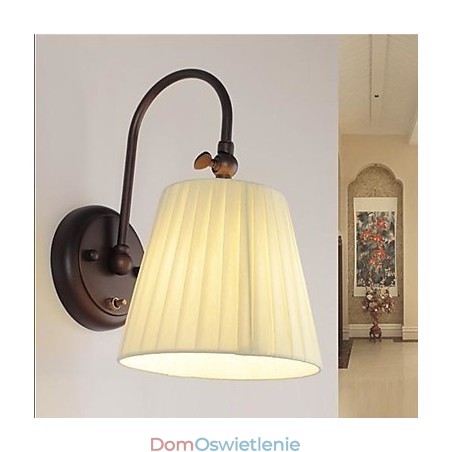 Żelazna lampa ścienna z abażurem z tkaniny w 1 świetle Żelazna lampa ścienna z abażurem z tkaniny w 1 świetle