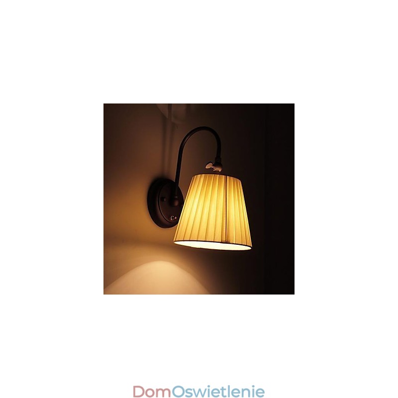 Żelazna lampa ścienna z abażurem z tkaniny w 1 świetle