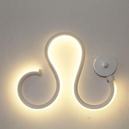 Nowoczesna minimalistyczna lampa aluminiowa lampa sypialniana lampka nocna dekoracja projektanci kształt oświetlenie korytarza kreatywne lampy do salonu