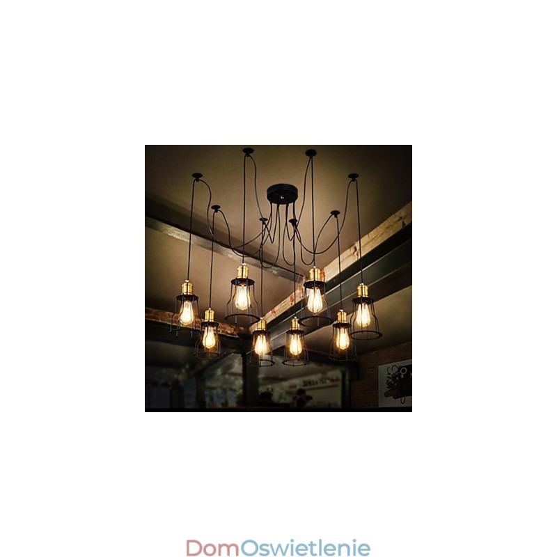 Projektanci krajowi malują metalowy żyrandol