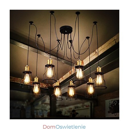 Projektanci krajowi malują metalowy żyrandol