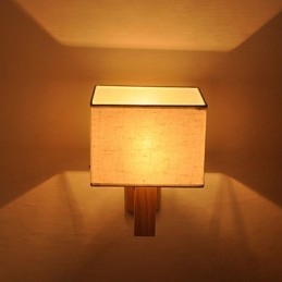 Prosta lampa ścienna, lampka nocna, biurko z abażurem z tkaniny i litego drewna do sypialni, komody, salonu, pokoju dziecięcego