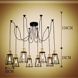 Projektanci krajowi malują metalowy żyrandol