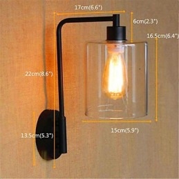 Rustykalny domek wiejski, wykończenie z czarnego tlenku, cecha oświetlenia otoczenia z ramieniem obrotowym