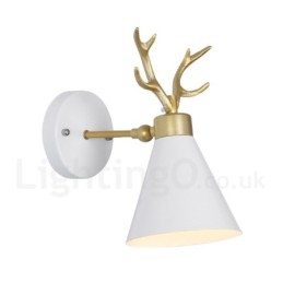 Nowoczesna lampa ścienna z porożem