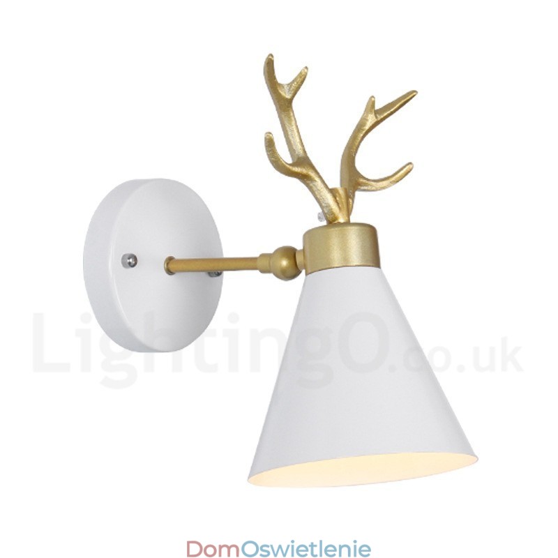 Nowoczesna lampa ścienna z porożem