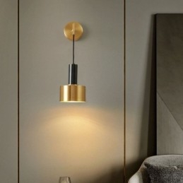 Nowoczesna lampa ścienna w kolorze czarnym złotym, kontrastowym
