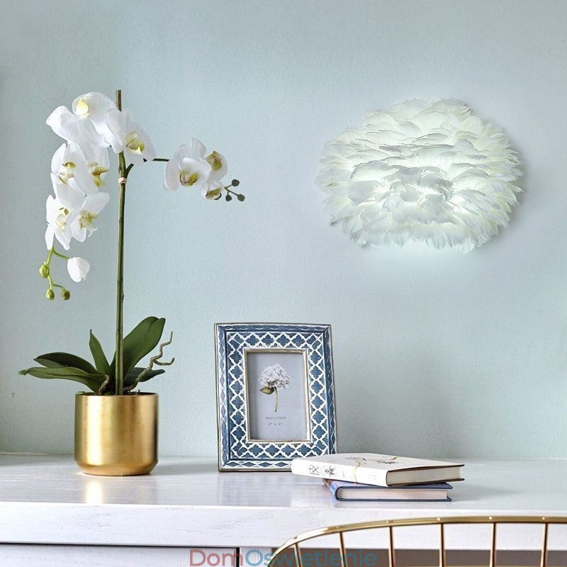 Kreatywna lampa ścienna z piórami dekoracyjna lampa kinkietowa