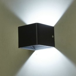 Kinkiet aluminiowy balkonowy montowany na powierzchni sześcianowy
