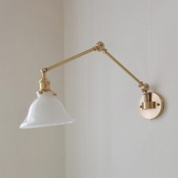 Nowoczesna lampa ścienna z kloszem szklanym