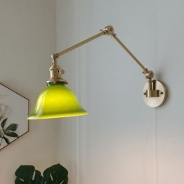 Nowoczesna lampa ścienna z kloszem szklanym