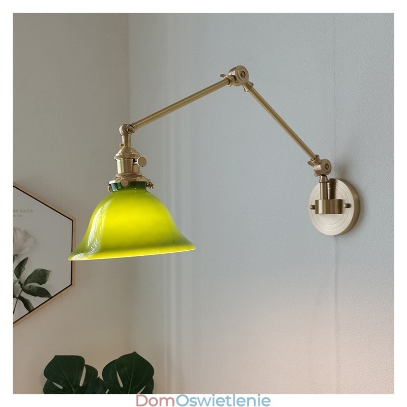 Nowoczesna lampa ścienna z kloszem szklanym