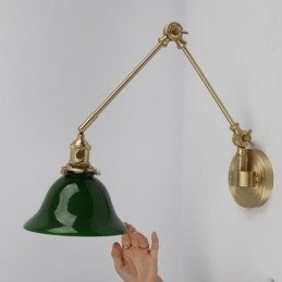 Nowoczesna lampa ścienna z kloszem szklanym