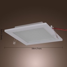 Nowoczesne lampy montowane na płasko w kształcie kwadratu