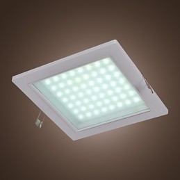 Nowoczesne lampy montowane na płasko w kształcie kwadratu