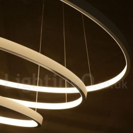 Ściemnialna lampa wisząca z pilotem zdalnego sterowania, nowoczesny design, trzy pierścienie