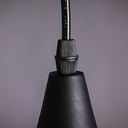 Opływowa lampa wisząca w kolorze czarnym