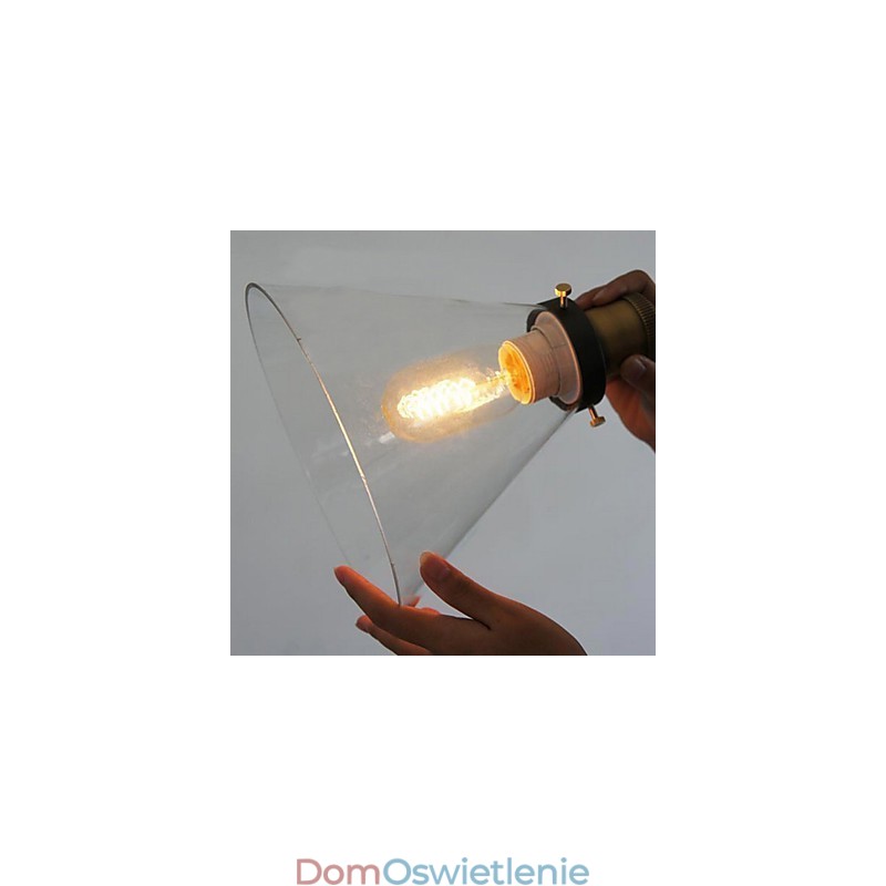 Tradycyjna klasyczna zabytkowa miska w stylu miniaturowym, metalowa lampa wisząca