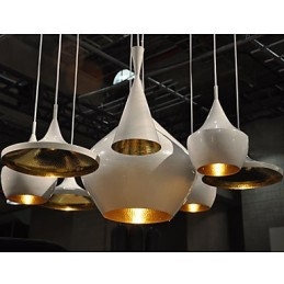 Miniaturowa lampa wisząca z metalu