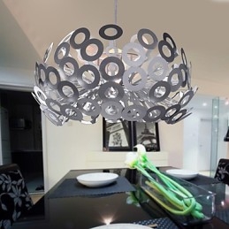 Nowoczesna lampa wisząca w okrągłym kloszu