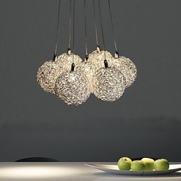Nowoczesna, współczesna, miniaturowa lampa wisząca z galwanizowanego metalu