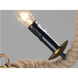 Tradycyjna klasyczna zabytkowa retro latarnia wiejska galwanizowana metalowa lampa wisząca