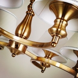 Rustykalny domek w stylu vintage mini, metalowy żyrandol galwanizowany